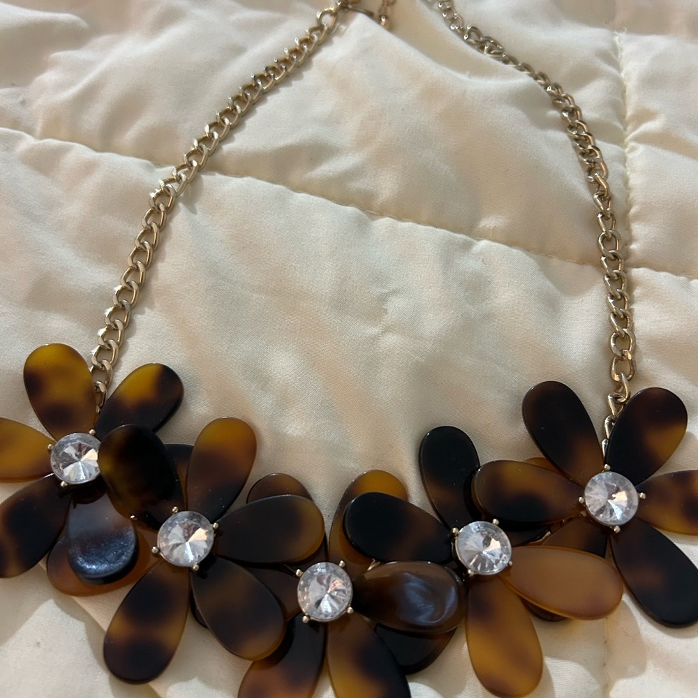 Tortoise brown gold and rhinestone flower necklace